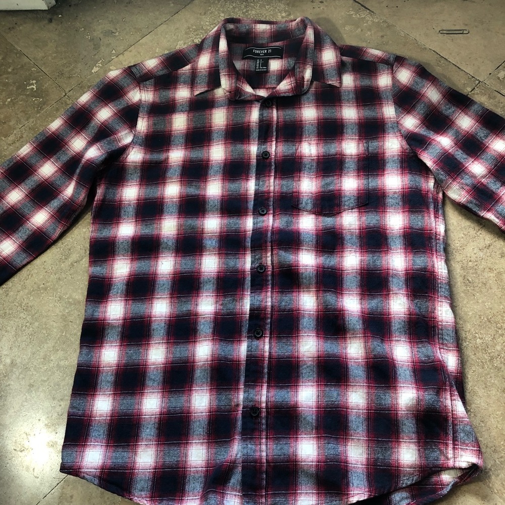 3/$15💛 Mens Red and Black Long Sleeve plaid shirt